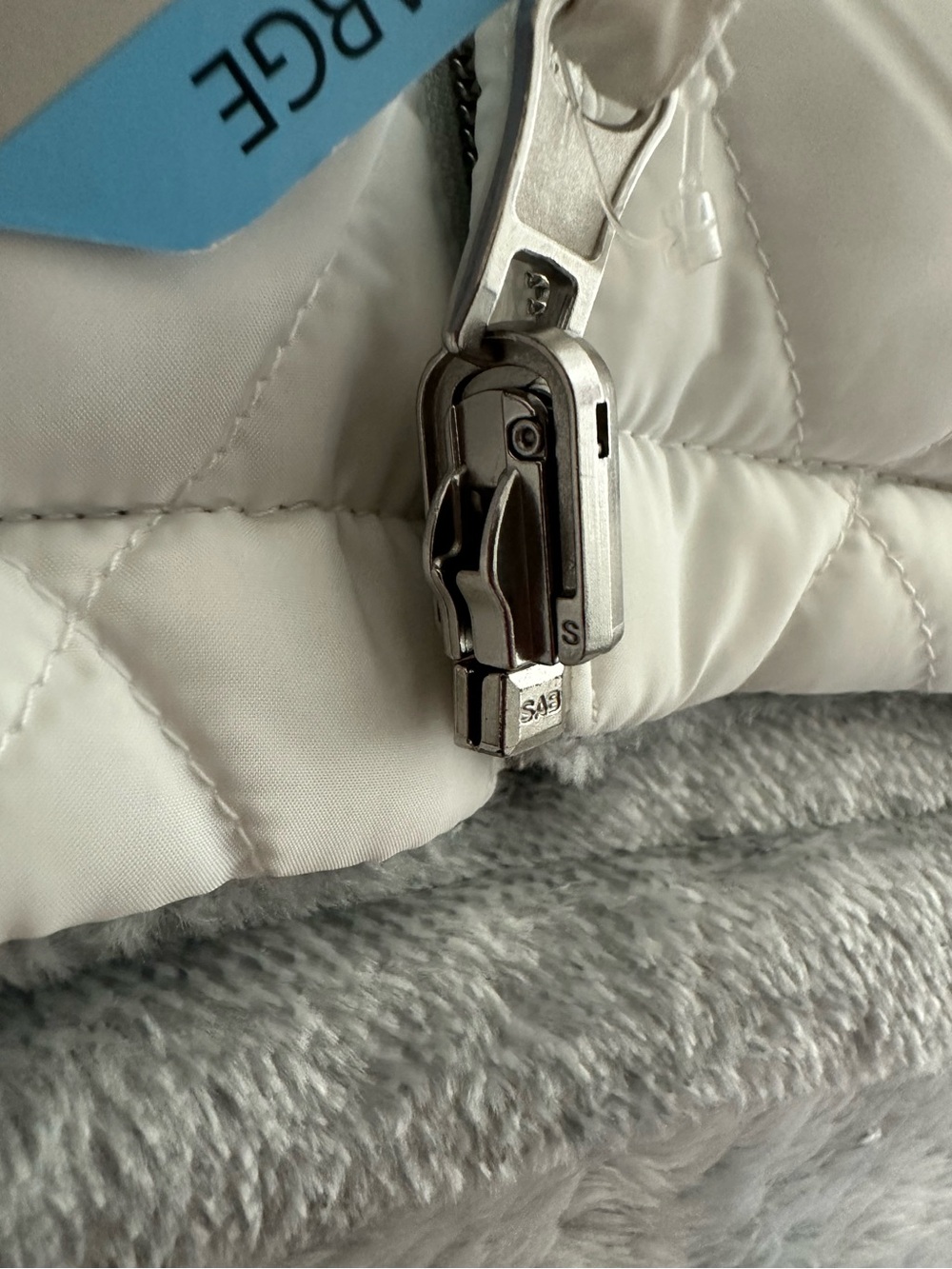 Free Country White & Grey Quilted Reversible Women's Vest - Picture 6 of 6